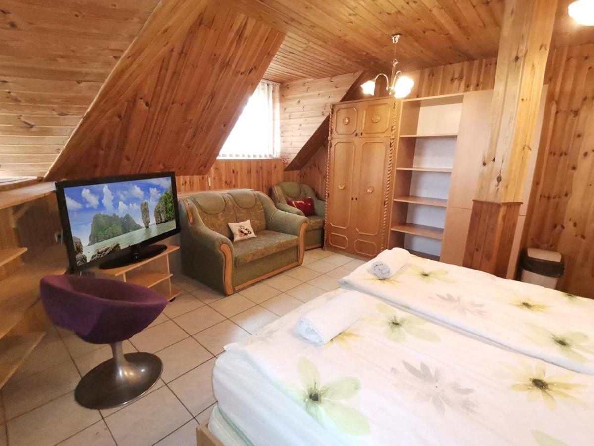 Patko Fogado Bed and Breakfast Hajdúszoboszló Exteriör bild